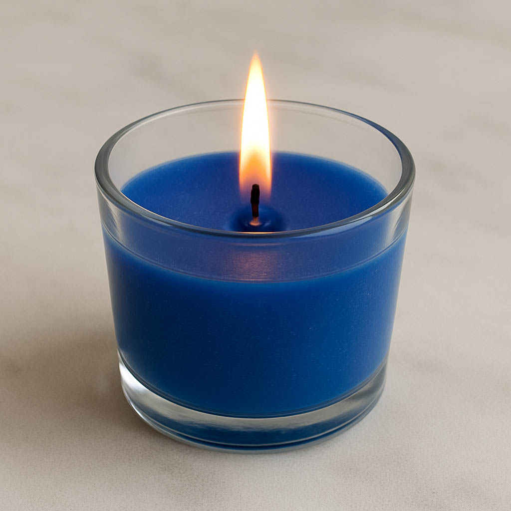 Velas en vaso azul